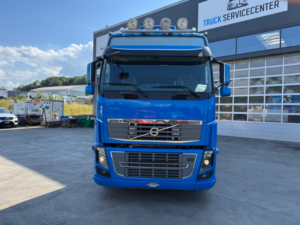 VOLVO FH16-750 6x4 - Тягач: фото 2 VOLVO FH16-750 6x4 - Тягач: фото 2