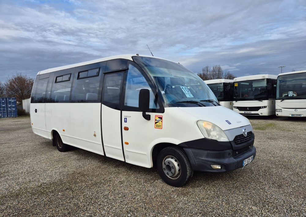 Iveco Wing /34 miejsca /mały przebieg/ Cena:127000 zł netto - Микроавтобус, Пассажирский фургон: фото 1 Iveco Wing /34 miejsca /mały przebieg/ Cena:127000 zł netto - Микроавтобус, Пассажирский фургон: фото 1