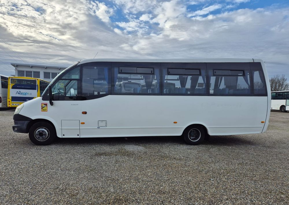 Iveco Wing /34 miejsca /mały przebieg/ Cena:127000 zł netto - Микроавтобус, Пассажирский фургон: фото 3 Iveco Wing /34 miejsca /mały przebieg/ Cena:127000 zł netto - Микроавтобус, Пассажирский фургон: фото 3