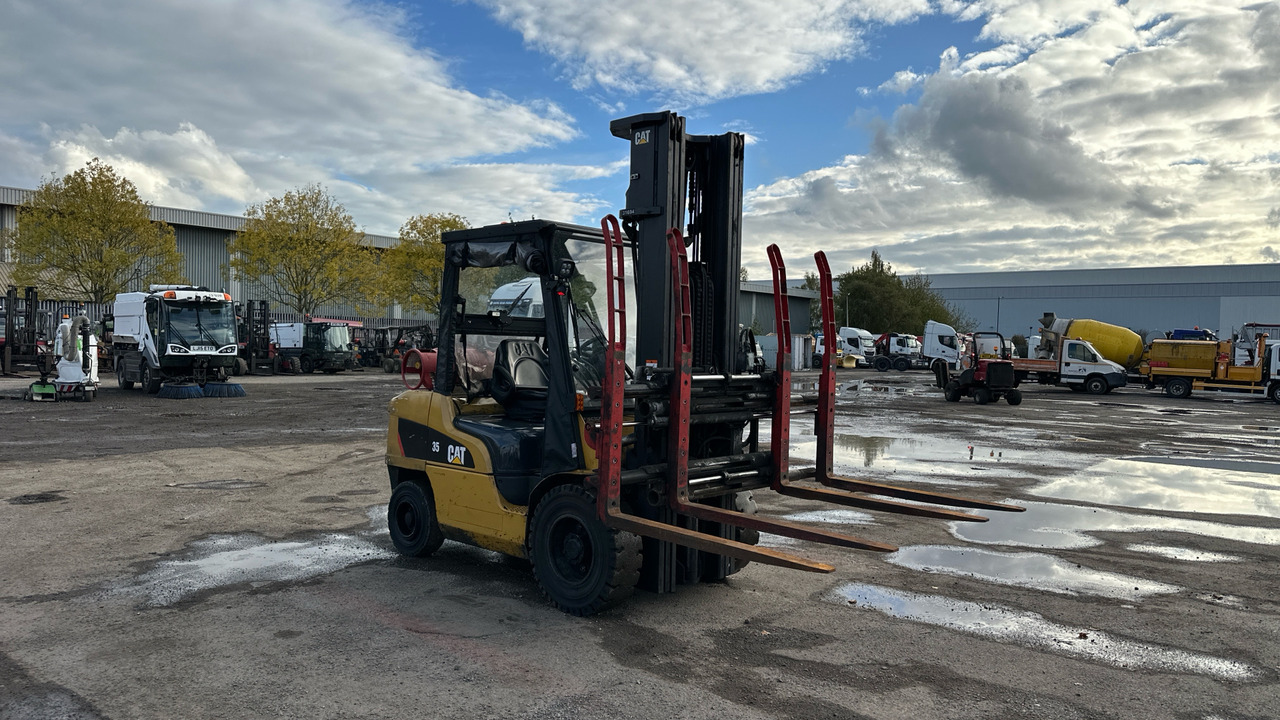 CATERPILLAR GP35 - Газовый погрузчик: фото 1 CATERPILLAR GP35 - Газовый погрузчик: фото 1