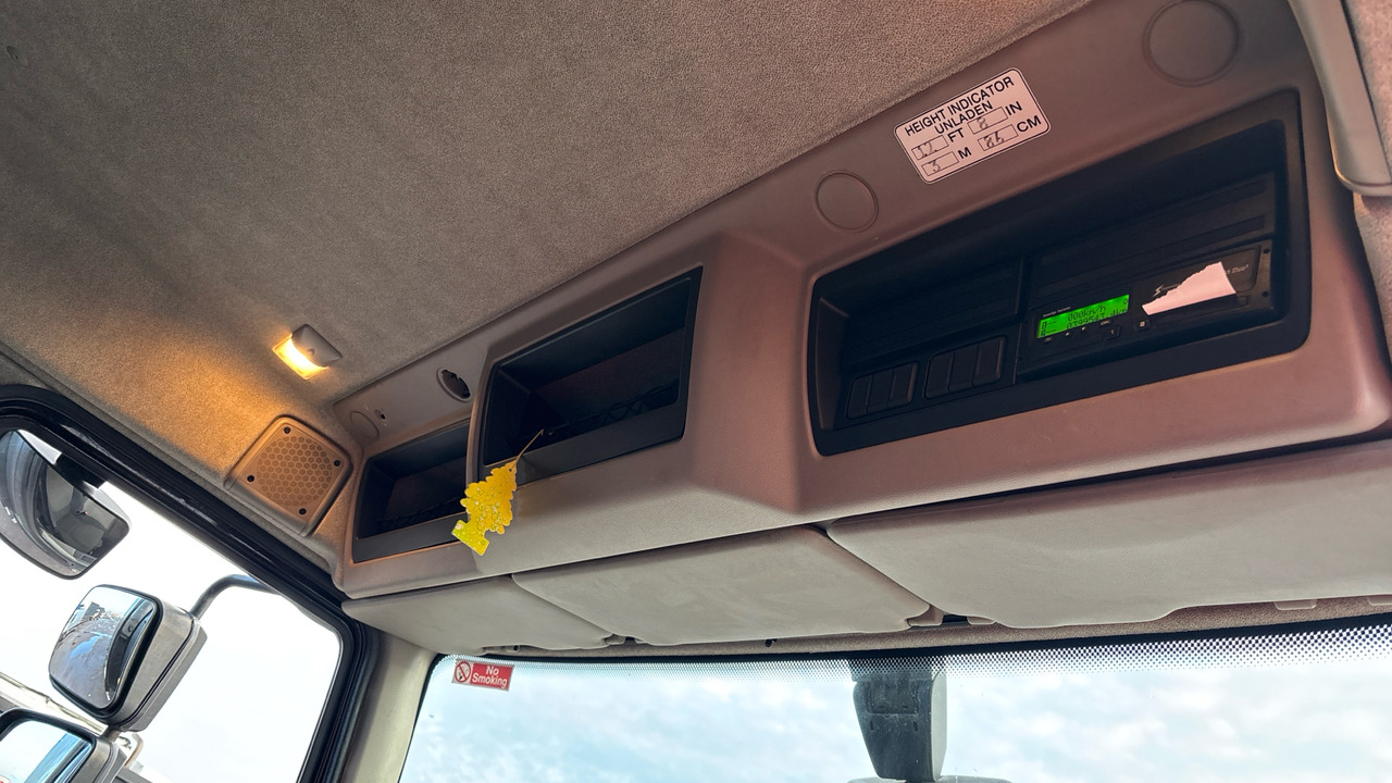 Тентованный грузовик DAF LF 150: фото 15