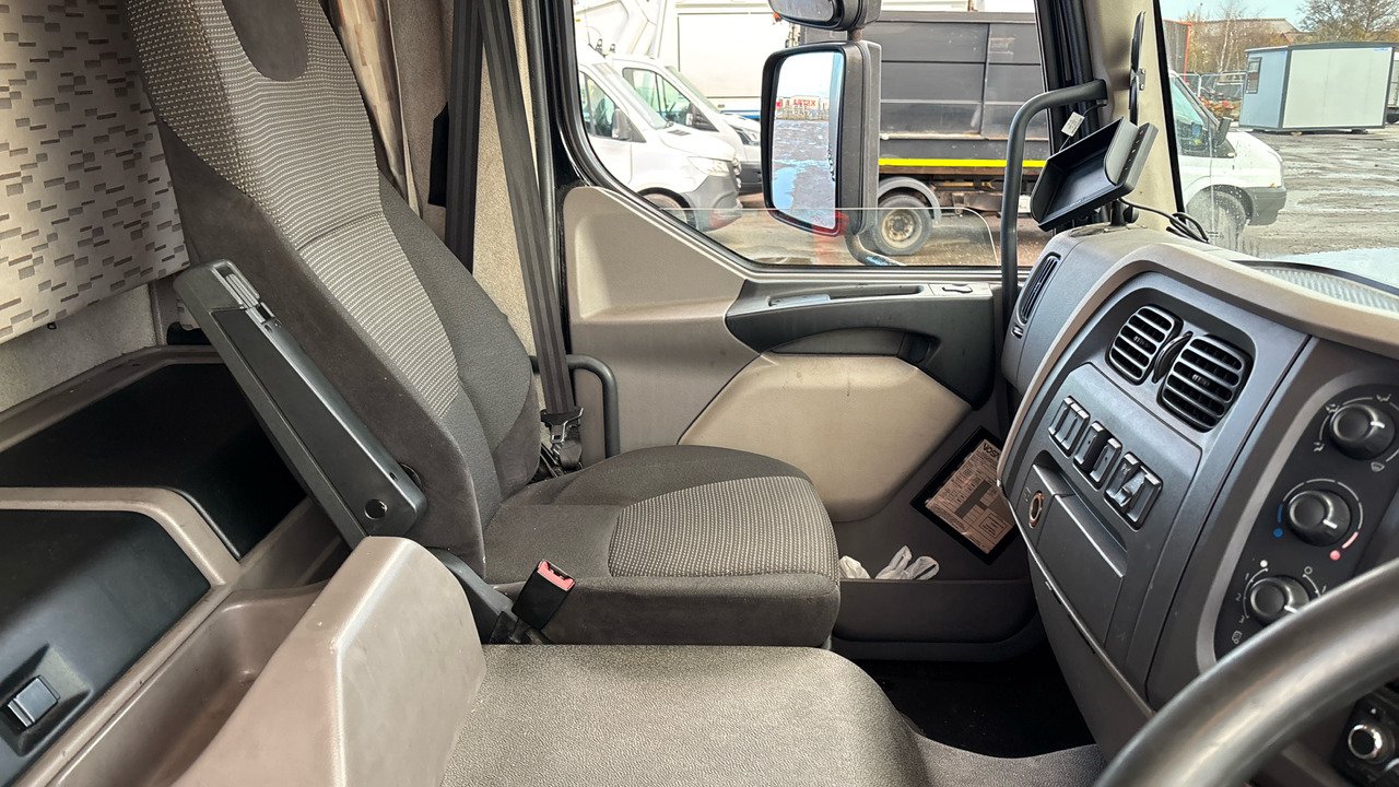 Тентованный грузовик DAF LF 150: фото 8