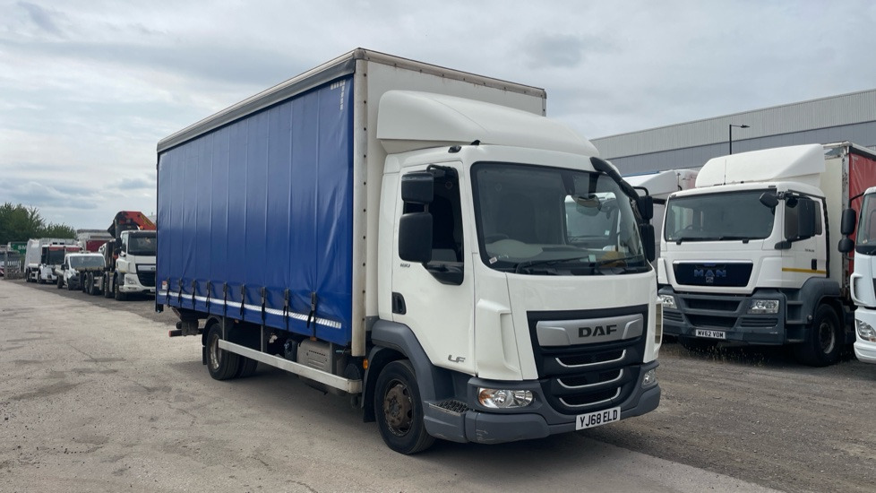 DAF LF 180 - Тентованный грузовик: фото 1 DAF LF 180 - Тентованный грузовик: фото 1
