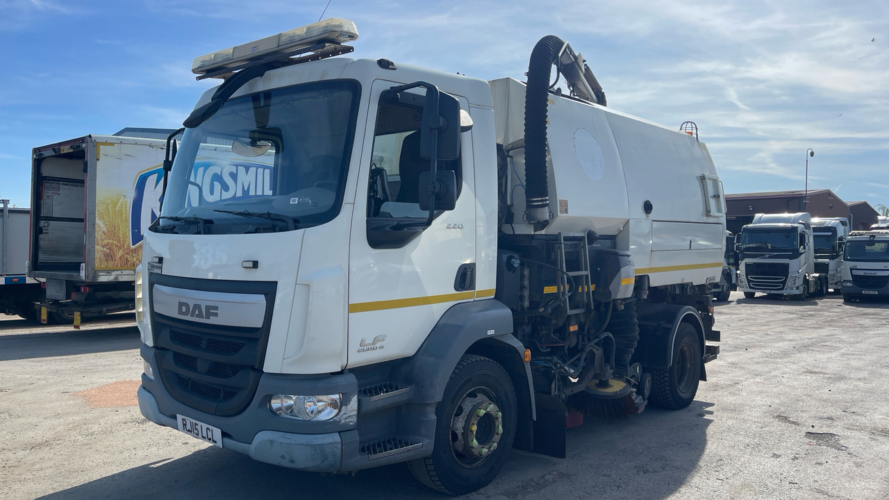 DAF LF 220 - Подметально-уборочная машина: фото 2 DAF LF 220 - Подметально-уборочная машина: фото 2