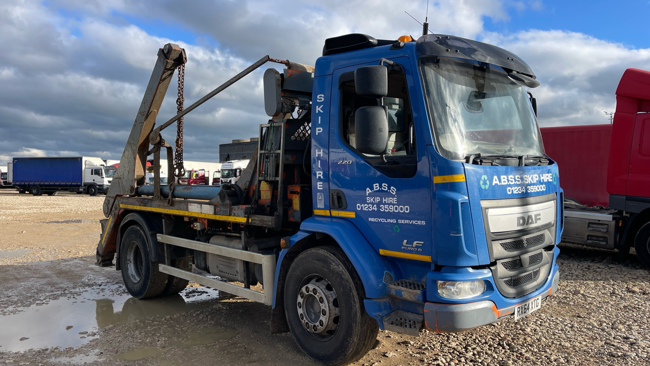 DAF LF 220 - Портальный бункеровоз: фото 1 DAF LF 220 - Портальный бункеровоз: фото 1