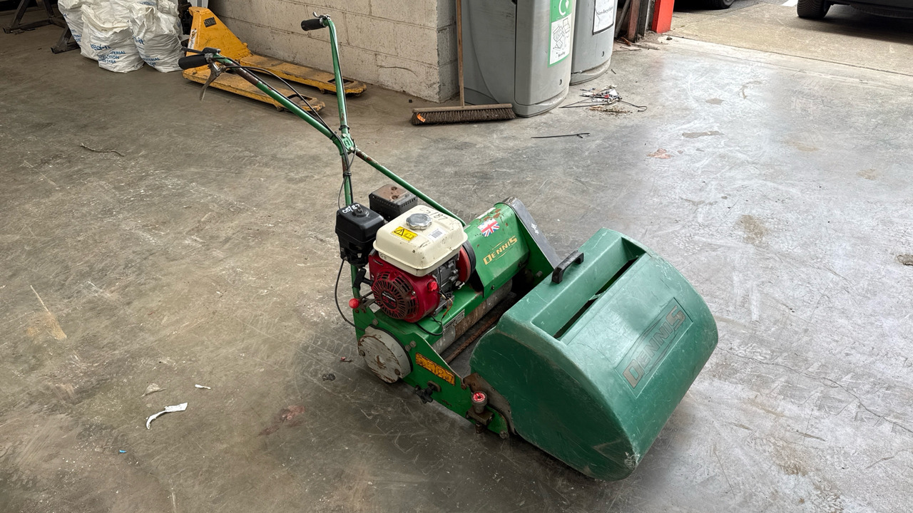 DENNIS FT20 PEDESTRIAN CYLINDER MOWER WITH GRASS BOX - Строительное оборудование: фото 2 DENNIS FT20 PEDESTRIAN CYLINDER MOWER WITH GRASS BOX - Строительное оборудование: фото 2
