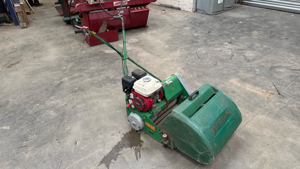 DENNIS FT510 PEDESTRIAN CYLINDER MOWER NO BLADE UNIT, GRASS BOX - Строительное оборудование: фото 2 DENNIS FT510 PEDESTRIAN CYLINDER MOWER NO BLADE UNIT, GRASS BOX - Строительное оборудование: фото 2