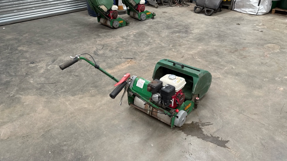 DENNIS FT510 PEDESTRIAN CYLINDER MOWER NO BLADE UNIT, GRASS BOX - Строительное оборудование: фото 3 DENNIS FT510 PEDESTRIAN CYLINDER MOWER NO BLADE UNIT, GRASS BOX - Строительное оборудование: фото 3
