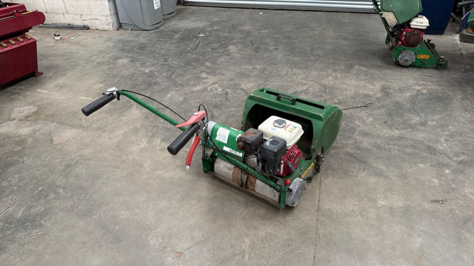 DENNIS FT510 PEDESTRIAN CYLINDER MOWER WITH 5K UNIT AND GRASS BOX - Строительное оборудование: фото 2 DENNIS FT510 PEDESTRIAN CYLINDER MOWER WITH 5K UNIT AND GRASS BOX - Строительное оборудование: фото 2