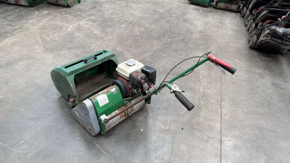 DENNIS FT510 PEDESTRIAN CYLINDER MOWER WITH 5K UNIT AND GRASS BOX - Строительное оборудование: фото 4 DENNIS FT510 PEDESTRIAN CYLINDER MOWER WITH 5K UNIT AND GRASS BOX - Строительное оборудование: фото 4