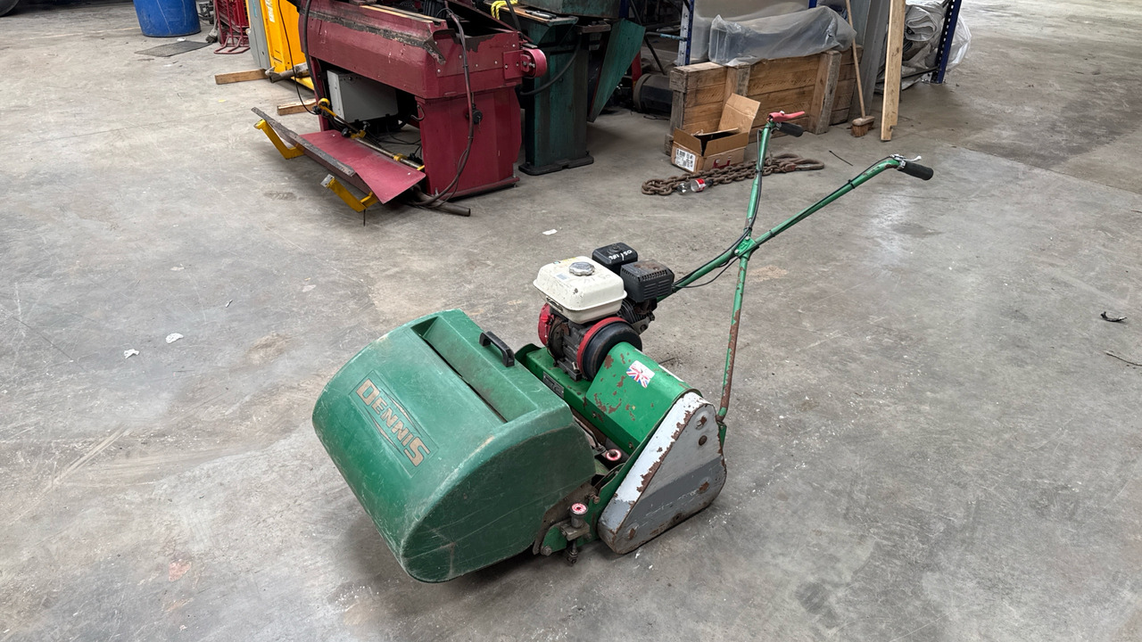 DENNIS FT510 PEDESTRIAN CYLINDER MOWER WITH 5K UNIT AND GRASS BOX - Строительное оборудование: фото 3 DENNIS FT510 PEDESTRIAN CYLINDER MOWER WITH 5K UNIT AND GRASS BOX - Строительное оборудование: фото 3