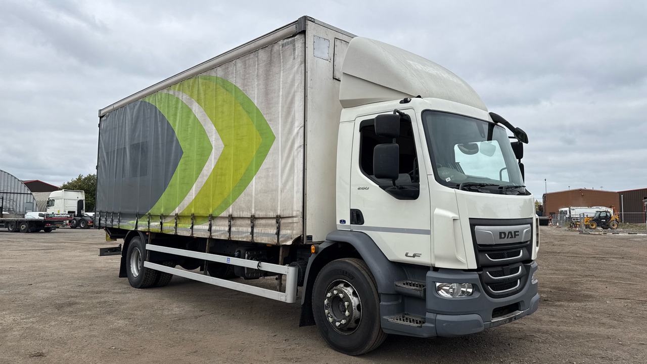 Daf LF 260 - Тентованный грузовик: фото 1 Daf LF 260 - Тентованный грузовик: фото 1