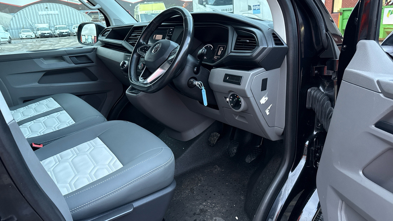 VOLKSWAGEN TRANSPORTER T28 2.0 TDI 110PS HIGHLINE CAMPER VAN - Дом на колесах: фото 5 VOLKSWAGEN TRANSPORTER T28 2.0 TDI 110PS HIGHLINE CAMPER VAN - Дом на колесах: фото 5