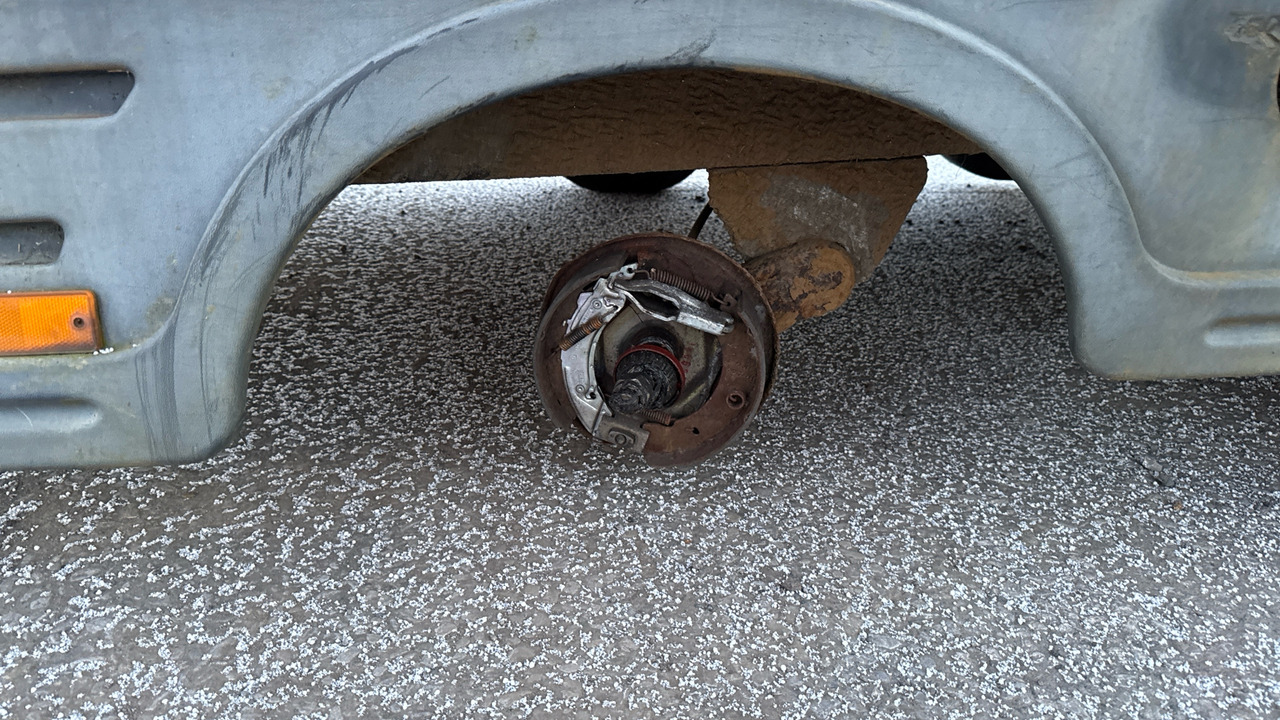 EQUI-TREK SPACE-TREKA L - Прицеп-коневоз: фото 5 EQUI-TREK SPACE-TREKA L - Прицеп-коневоз: фото 5