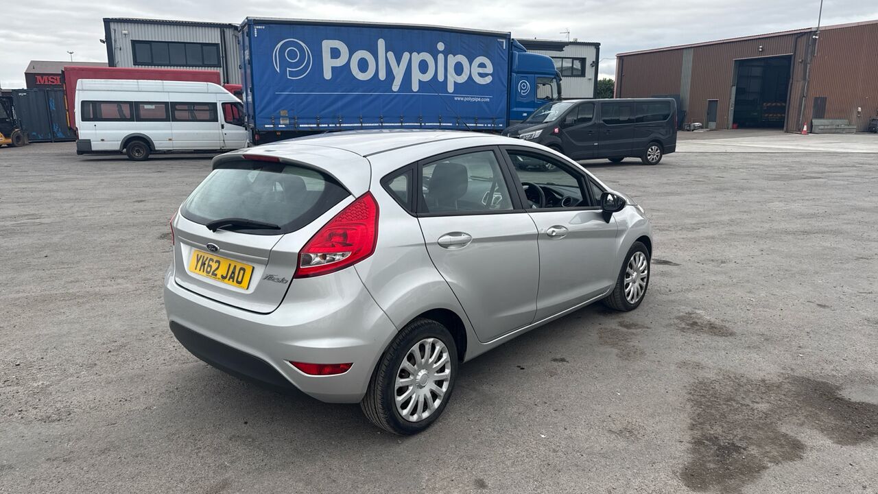 FORD FIESTA 1.4 TDCI 70PS EDGE - Хэтчбек: фото 4 FORD FIESTA 1.4 TDCI 70PS EDGE - Хэтчбек: фото 4