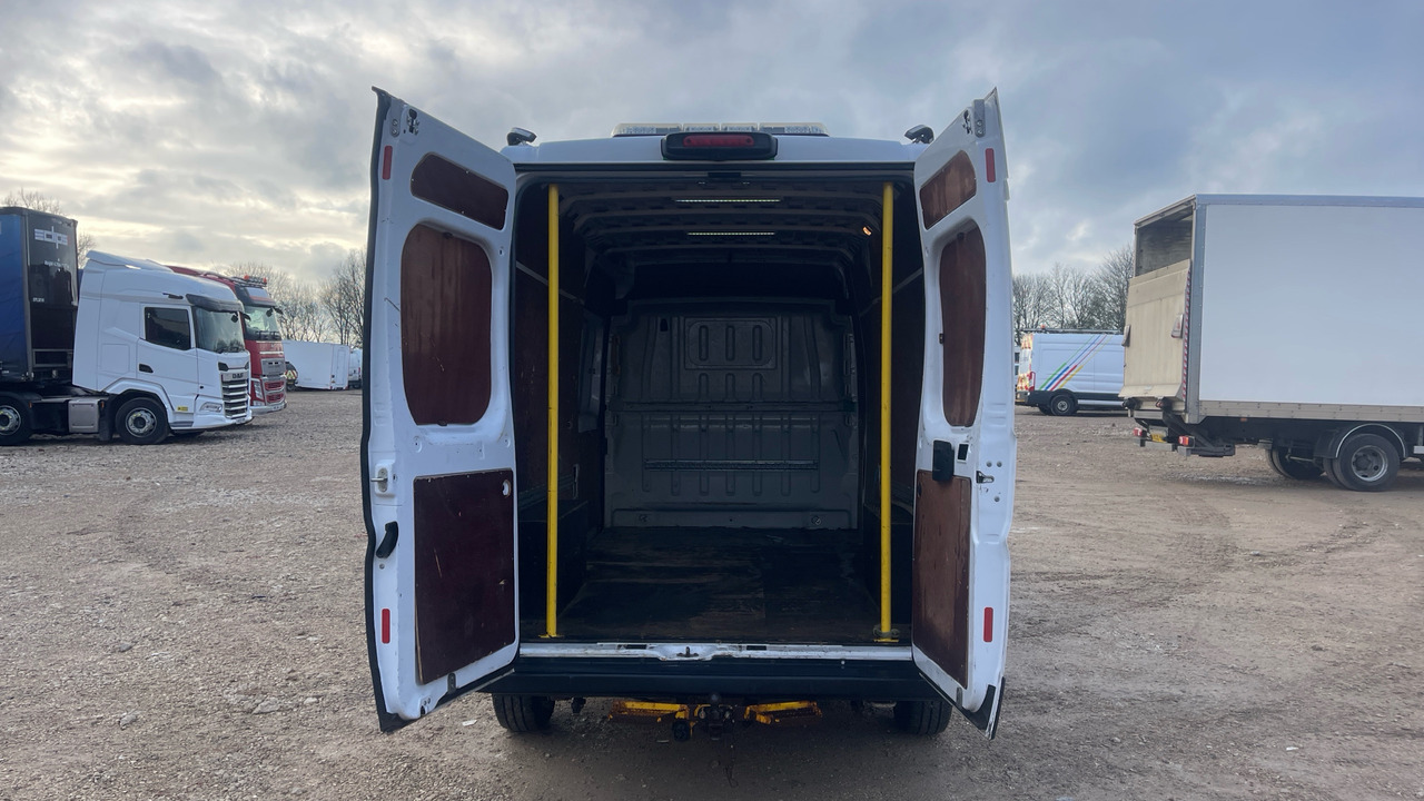 Цельнометаллический фургон Fiat Ducato 35 MAXI 2.2 MULTI JET 140PS: фото 10