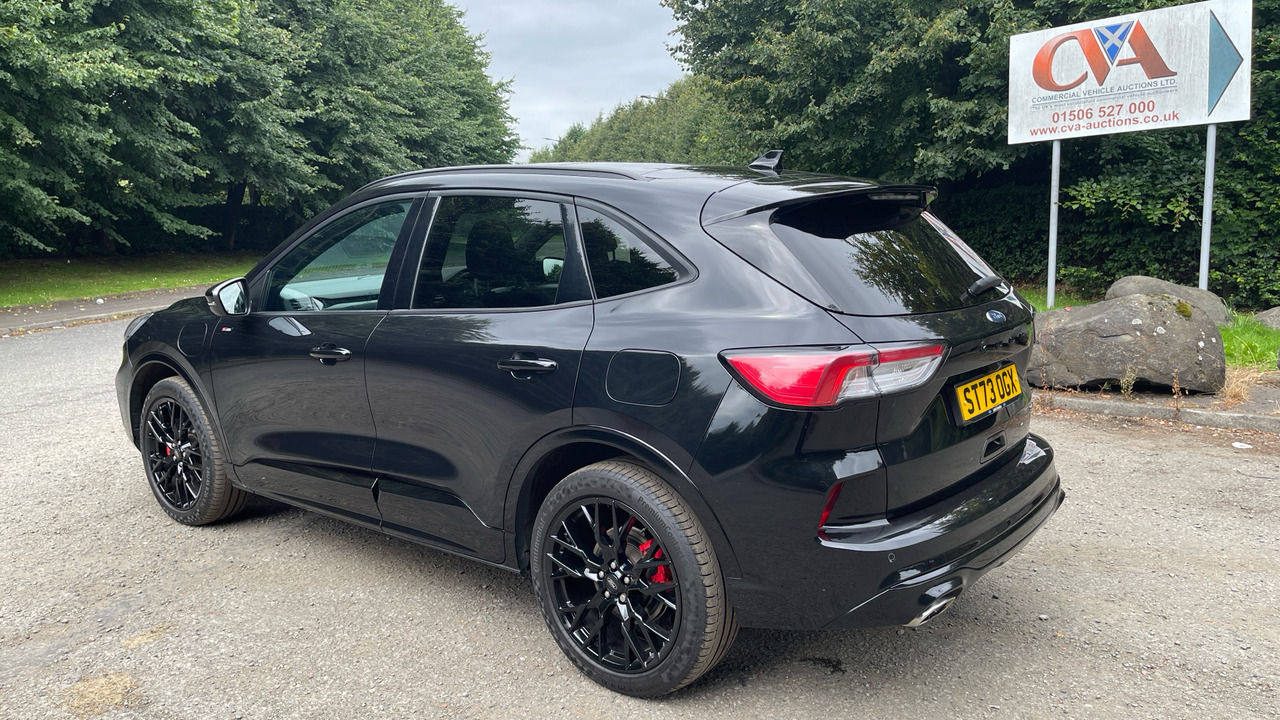 Ford Kuga 2.5 PHEV Black Package Edition CVT - Хэтчбек: фото 3 Ford Kuga 2.5 PHEV Black Package Edition CVT - Хэтчбек: фото 3