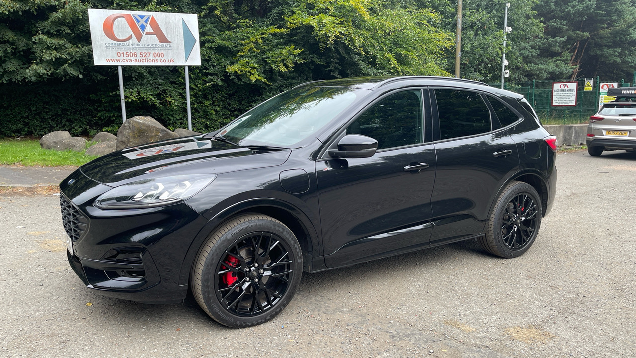 Ford Kuga 2.5 PHEV Black Package Edition CVT - Хэтчбек: фото 2 Ford Kuga 2.5 PHEV Black Package Edition CVT - Хэтчбек: фото 2