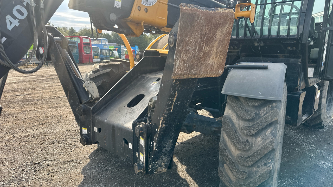 Телескопический погрузчик HAULOTTE HTL 4014: фото 13 Телескопический погрузчик HAULOTTE HTL 4014: фото 13