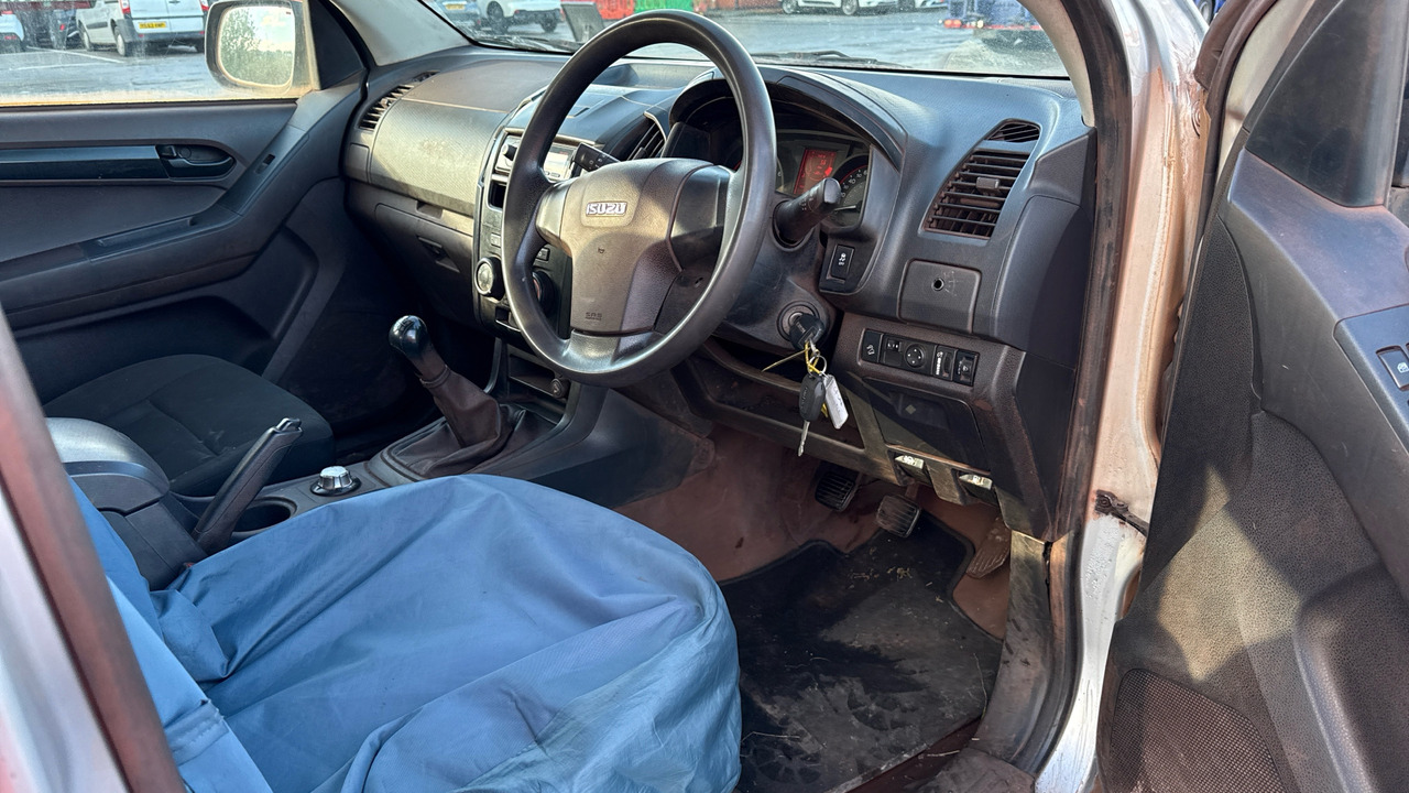 ISUZU D-MAX 1.9 - Пикап, Грузопассажирский фургон: фото 5 ISUZU D-MAX 1.9 - Пикап, Грузопассажирский фургон: фото 5