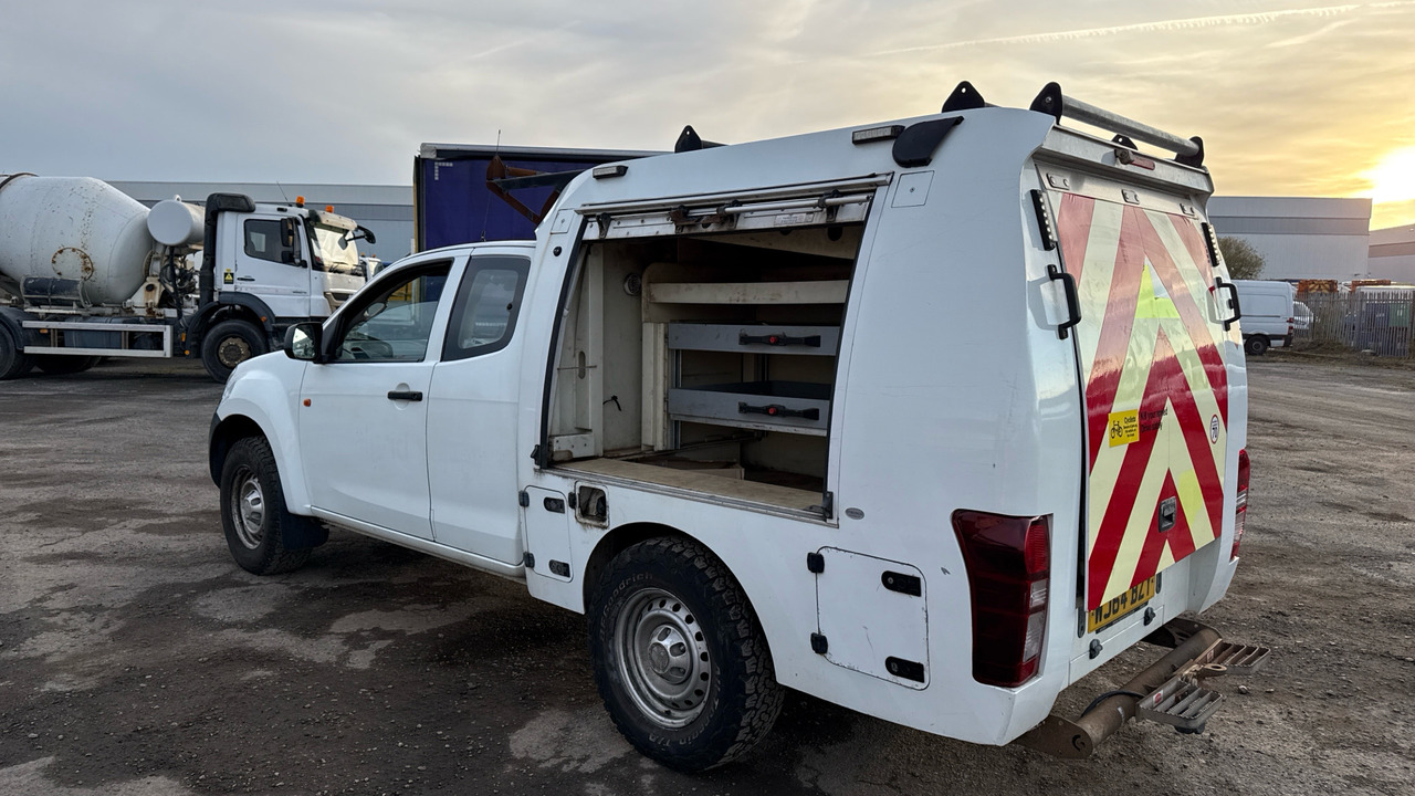 ISUZU D-MAX 2.5TD TURBO - Пикап, Грузопассажирский фургон: фото 3 ISUZU D-MAX 2.5TD TURBO - Пикап, Грузопассажирский фургон: фото 3