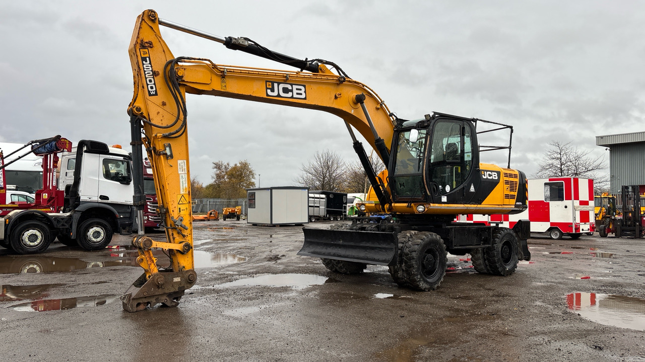 JCB JS200W - Колёсный экскаватор: фото 2 JCB JS200W - Колёсный экскаватор: фото 2