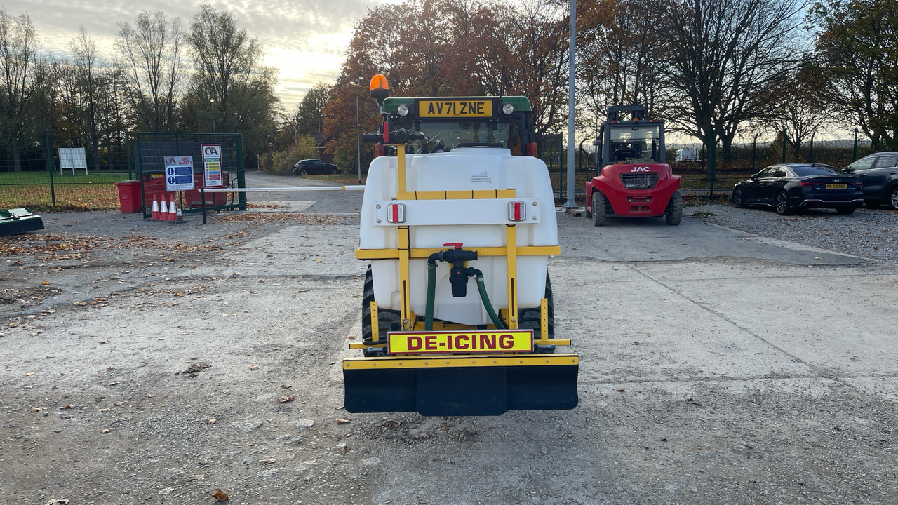 Трактор JOHN DEERE 2038R: фото 10 Трактор JOHN DEERE 2038R: фото 10