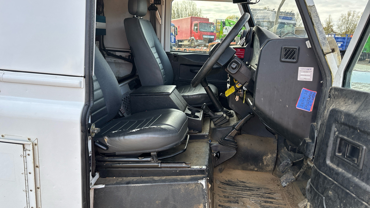 Land Rover Defender 110 2.2 TDCI Hard Top - Легковой автомобиль: фото 5 Land Rover Defender 110 2.2 TDCI Hard Top - Легковой автомобиль: фото 5