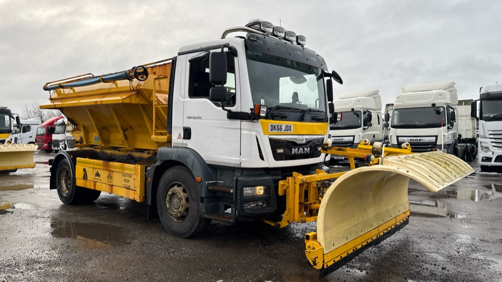MAN TGM 18.250 - Снегоуборочная машина: фото 1 MAN TGM 18.250 - Снегоуборочная машина: фото 1