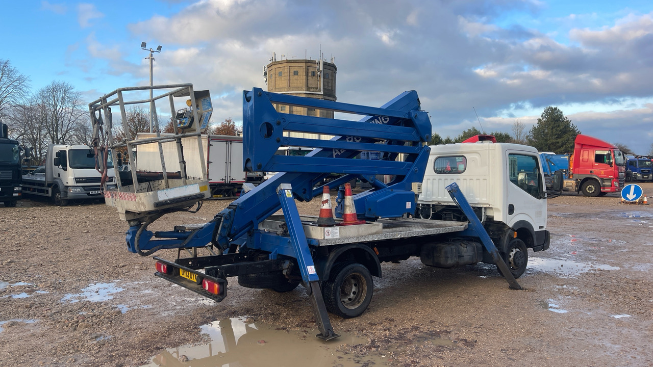 NISSAN CABSTAR 35.14 - Грузовик с подъемником: фото 4 NISSAN CABSTAR 35.14 - Грузовик с подъемником: фото 4