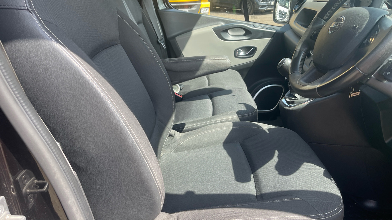NISSAN NV 300 TEKNA 1.6 DCI 120PS - Легковой фургон: фото 5 NISSAN NV 300 TEKNA 1.6 DCI 120PS - Легковой фургон: фото 5
