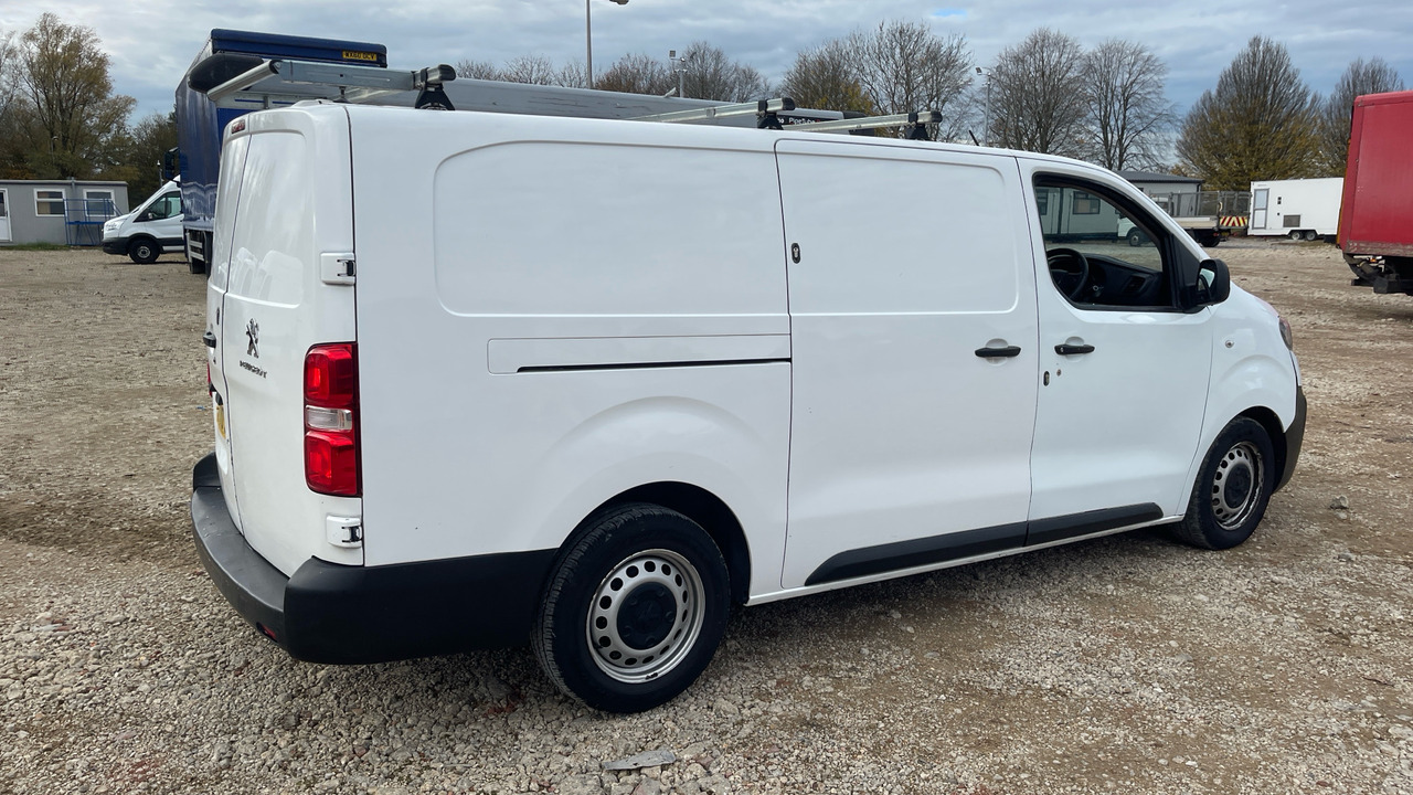 PEUGEOT EXPERT PROFESSIONAL 1200 1.5 BLUE HDI 100PS - Легковой фургон: фото 4 PEUGEOT EXPERT PROFESSIONAL 1200 1.5 BLUE HDI 100PS - Легковой фургон: фото 4