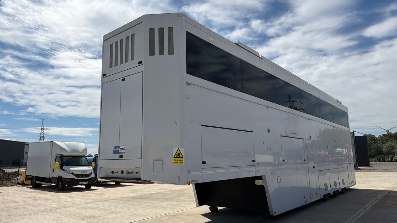 HOPKINS MOTOR SPORT / GRAY & ADAMS RACE / HOSPITALITY TRAILER 3 LEVELS INCL. ROOF TERRACE / MARQUEE - Прицеп: фото 2 HOPKINS MOTOR SPORT / GRAY & ADAMS RACE / HOSPITALITY TRAILER 3 LEVELS INCL. ROOF TERRACE / MARQUEE - Прицеп: фото 2