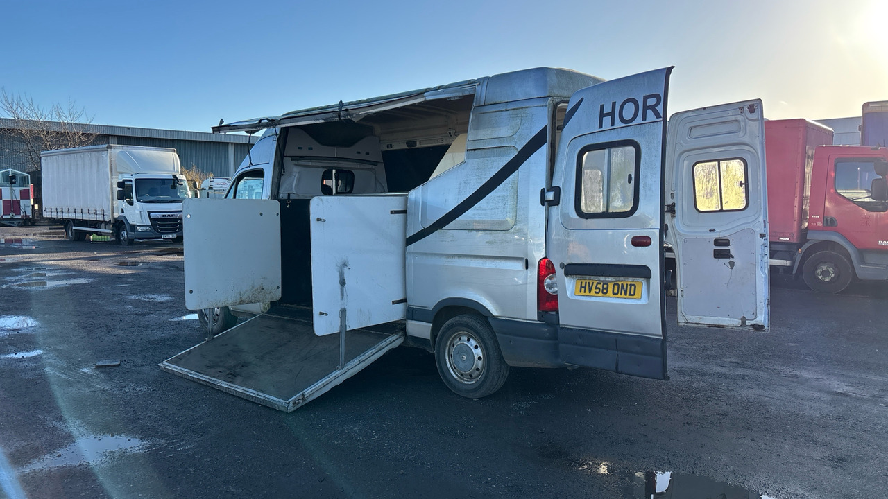 RENAULT MASTER LH35 DCi 120PS - Коневоз: фото 3 RENAULT MASTER LH35 DCi 120PS - Коневоз: фото 3