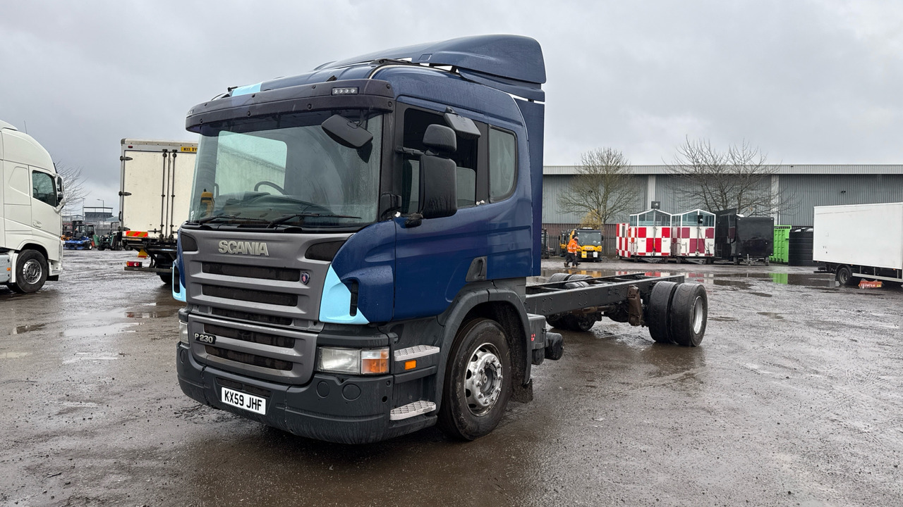 SCANIA P 230 - Грузовик-шасси: фото 2 SCANIA P 230 - Грузовик-шасси: фото 2