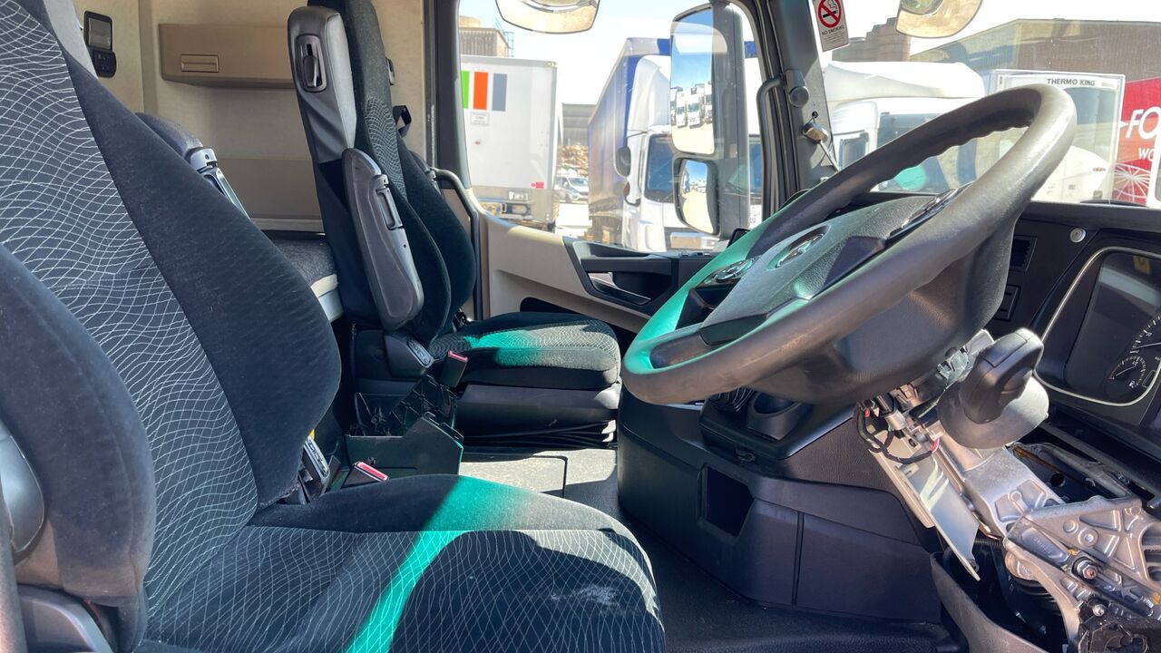 MERCEDES-BENZ ACTROS 1840 LOW RIDE - Тягач: фото 5 MERCEDES-BENZ ACTROS 1840 LOW RIDE - Тягач: фото 5