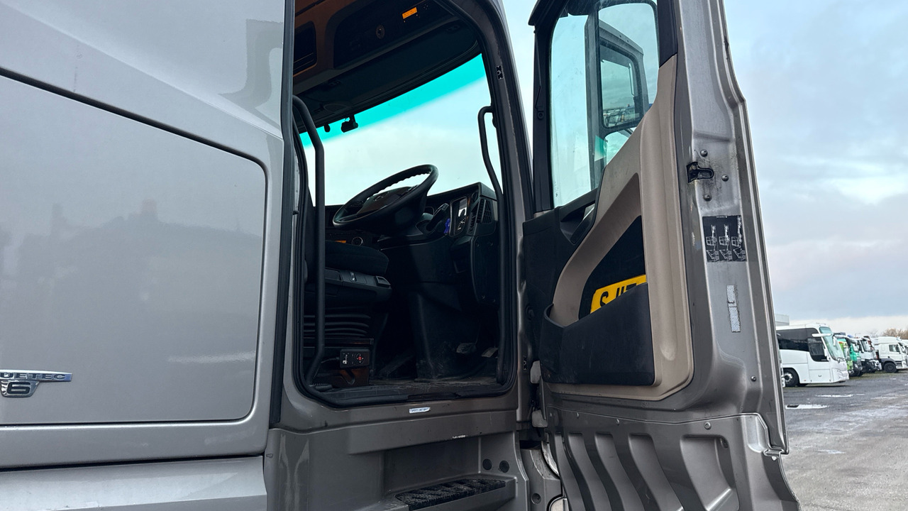 MERCEDES-BENZ ACTROS - Тягач: фото 5 MERCEDES-BENZ ACTROS - Тягач: фото 5