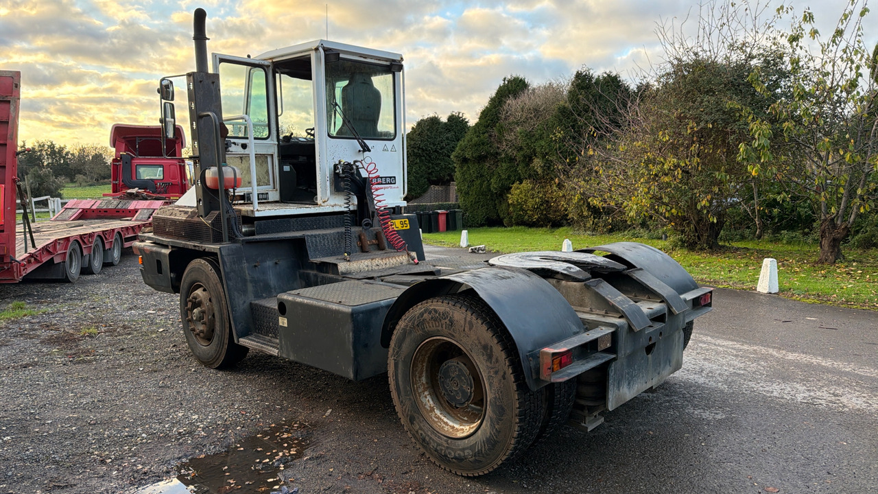 TERBERG YT180 - Тягач: фото 4 TERBERG YT180 - Тягач: фото 4