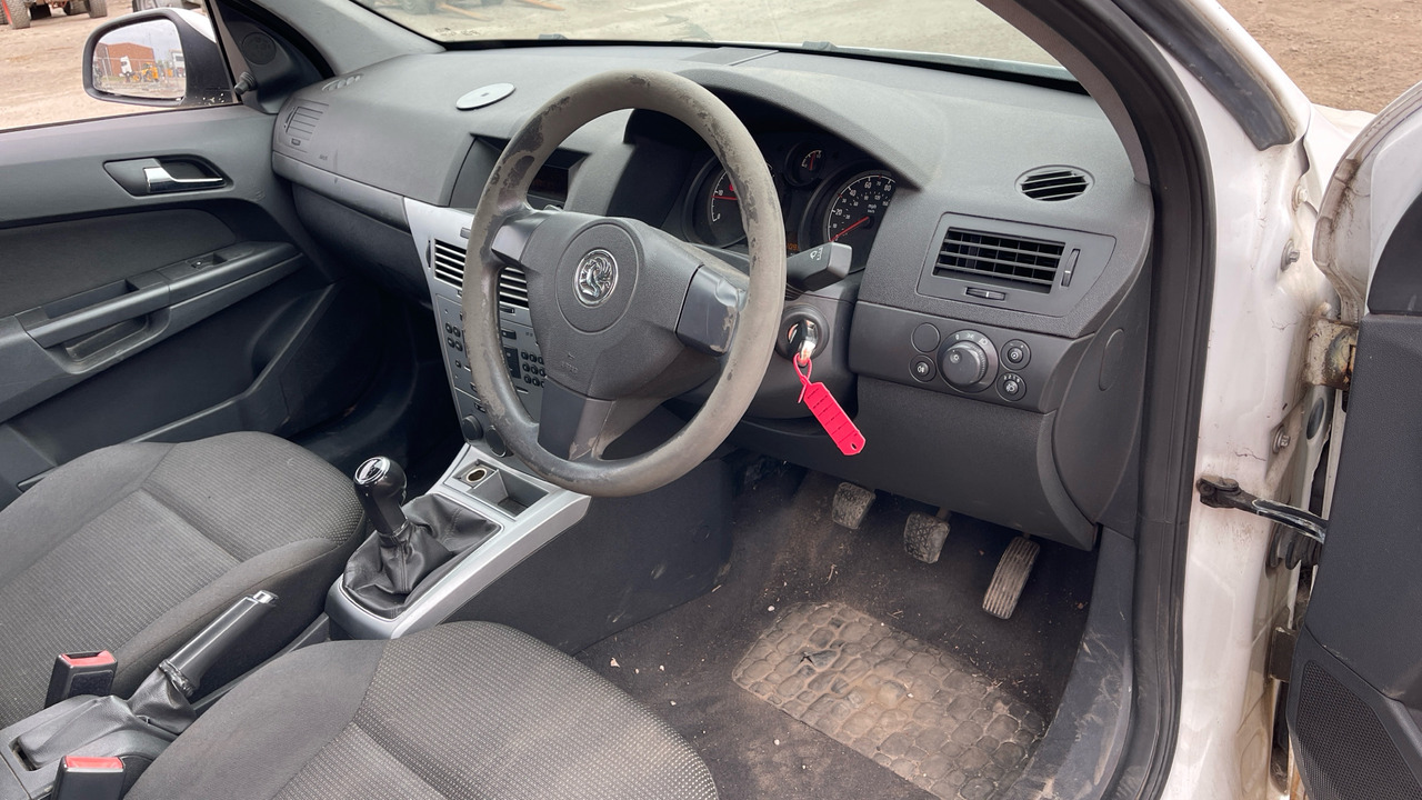 VAUXHALL ASTRA 1.7 CDTi 16V ECOFLEX 110PS - Легковой автомобиль: фото 5 VAUXHALL ASTRA 1.7 CDTi 16V ECOFLEX 110PS - Легковой автомобиль: фото 5