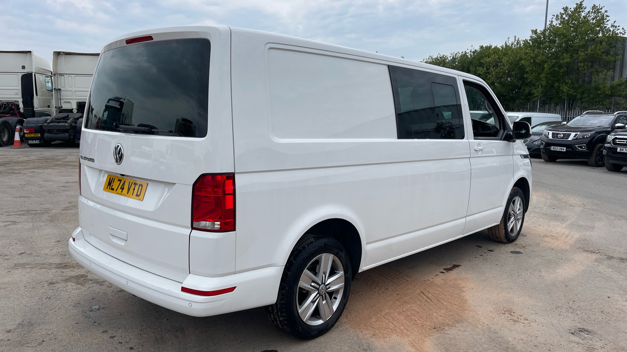 VOLKSWAGEN TRANSPORTER T32 2.0 TDI 150PS HIGHLINE - Грузопассажирский фургон: фото 4 VOLKSWAGEN TRANSPORTER T32 2.0 TDI 150PS HIGHLINE - Грузопассажирский фургон: фото 4
