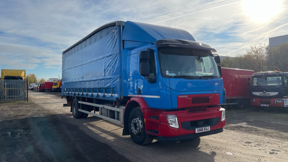 VOLVO FE 250 - Тентованный грузовик: фото 1 VOLVO FE 250 - Тентованный грузовик: фото 1