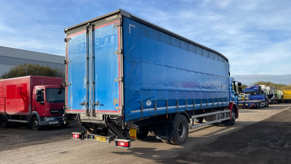 VOLVO FE 250 - Тентованный грузовик: фото 4 VOLVO FE 250 - Тентованный грузовик: фото 4