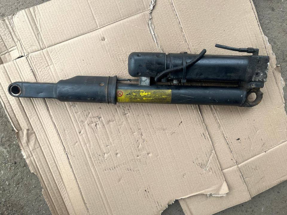 IVECO Stralis 450 Hydraulikzylinder Kippzylinder 500368557 - Гидравлический цилиндр для Грузовиков: фото 1 IVECO Stralis 450 Hydraulikzylinder Kippzylinder 500368557 - Гидравлический цилиндр для Грузовиков: фото 1