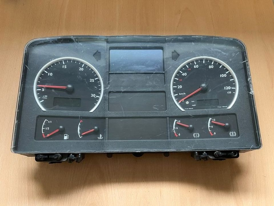MAN Kombiinstrument Tacho 81272026133 - Приборная панель для Грузовиков: фото 1 MAN Kombiinstrument Tacho 81272026133 - Приборная панель для Грузовиков: фото 1
