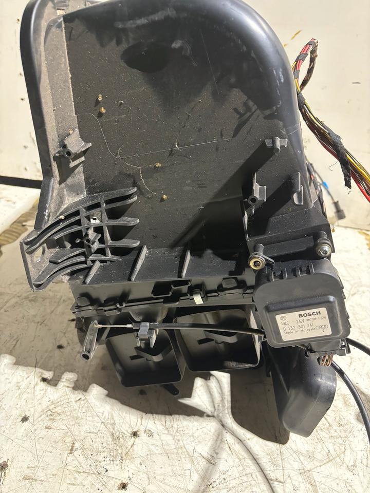 MAN TGA Innenraum Gebläse/Heizung 81.61900.6395 - Вентилятор для Грузовиков: фото 4 MAN TGA Innenraum Gebläse/Heizung 81.61900.6395 - Вентилятор для Грузовиков: фото 4