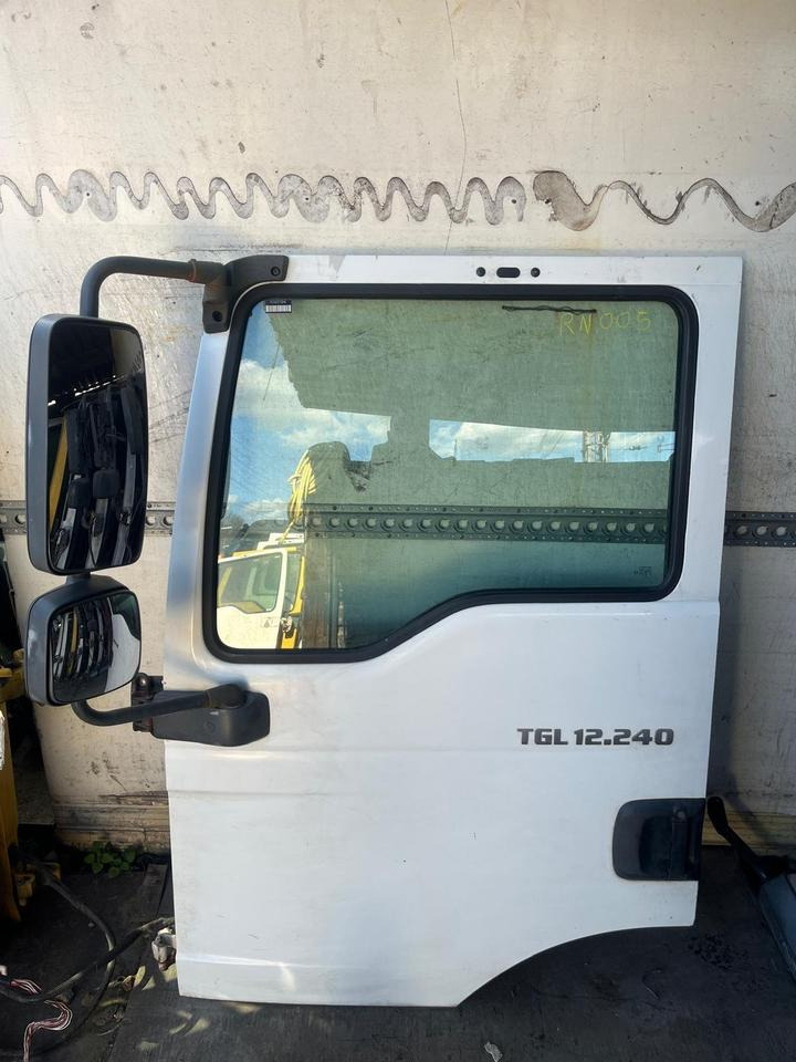 MAN TGL 12.240 Fahrertür, Tür links weiß mit Spiegel RN005 - Дверь и запчасти для Грузовиков: фото 1 MAN TGL 12.240 Fahrertür, Tür links weiß mit Spiegel RN005 - Дверь и запчасти для Грузовиков: фото 1