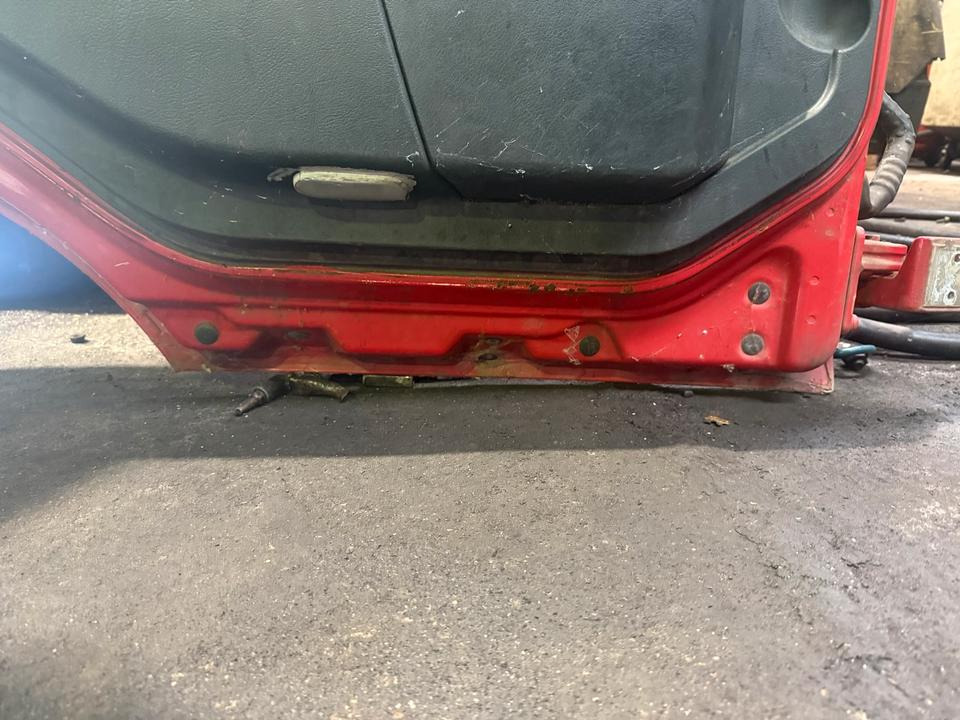 MAN TGL Fahrertür Rot Spiegel Innenverkleidung - Дверь и запчасти для Грузовиков: фото 3 MAN TGL Fahrertür Rot Spiegel Innenverkleidung - Дверь и запчасти для Грузовиков: фото 3