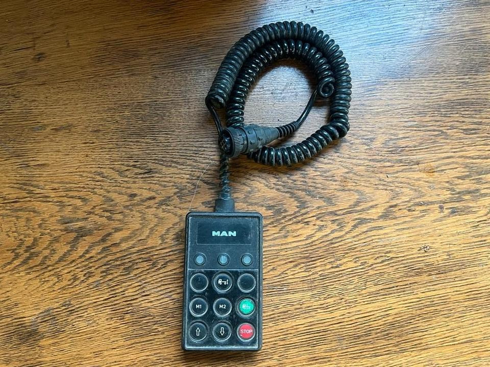 MAN WABCO Bediengerät Fernbedienung Luftfederung 4460561270 - Воздушная подвеска для Грузовиков: фото 1 MAN WABCO Bediengerät Fernbedienung Luftfederung 4460561270 - Воздушная подвеска для Грузовиков: фото 1