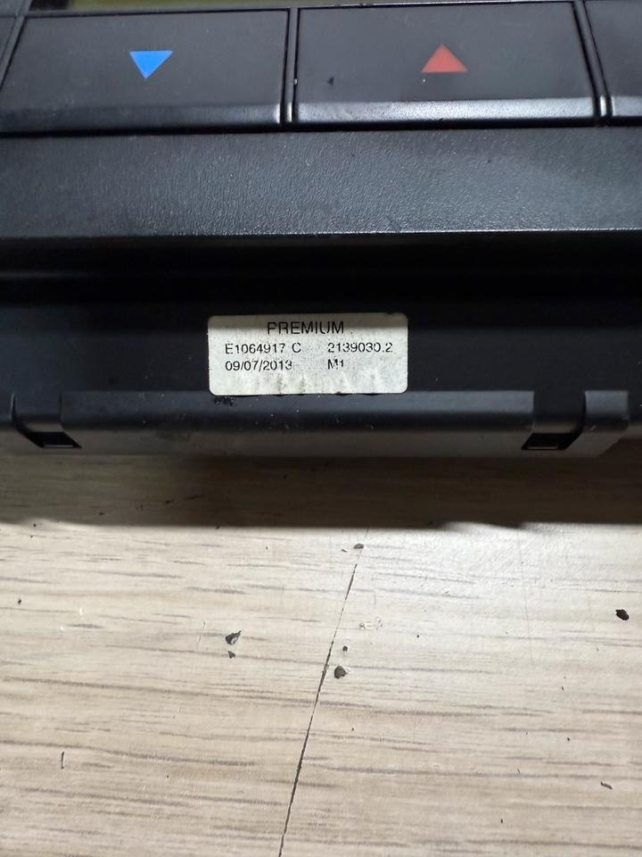 Mercedes Actros MP4 Klimabedienteil Steuergerät A9614461828 - Блок управления: фото 4 Mercedes Actros MP4 Klimabedienteil Steuergerät A9614461828 - Блок управления: фото 4