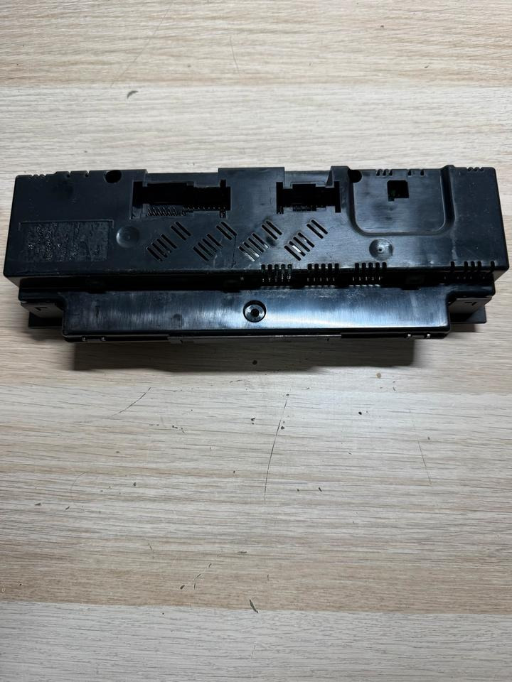 Mercedes Actros MP4 Klimabedienteil Steuergerät A9614461828 - Блок управления: фото 3 Mercedes Actros MP4 Klimabedienteil Steuergerät A9614461828 - Блок управления: фото 3